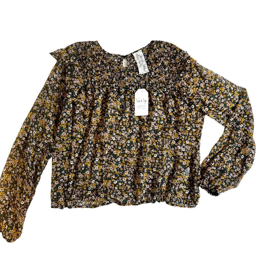 🆕 Sadie & Sage Ditzy Floral Smocked Blouse